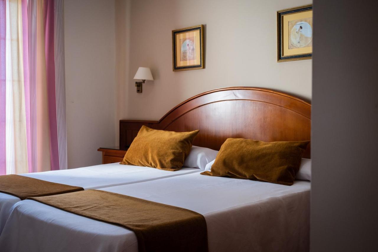 Hostal Cabo Roche Conil De La Frontera Luaran gambar