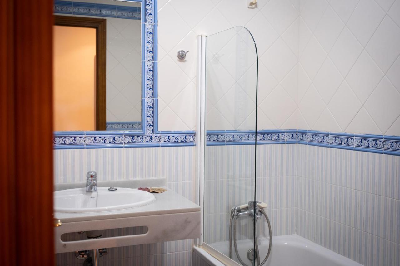 Hostal Cabo Roche Conil De La Frontera Luaran gambar